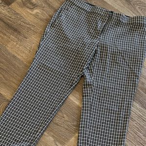 Hounds Tooth low rise work pants. Ann Taylor, Size Petite 2